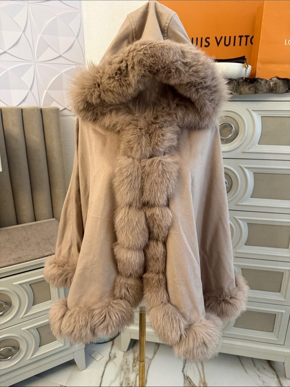 SAGA FURS CAPE TRIMMED IN FPX FUR